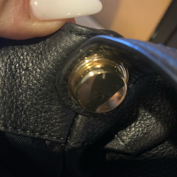 Calvin Klein Large,Buttery, Soft Leather Purse-EUC-Beautiful, Classic yet Modern - Picture 6 of 16